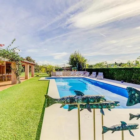 Sleeps 6 With Pool Air Con And Wifi Villa