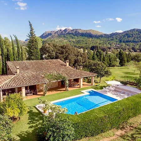 Villa Sleeps 6 With Pool Air Con And Wifi