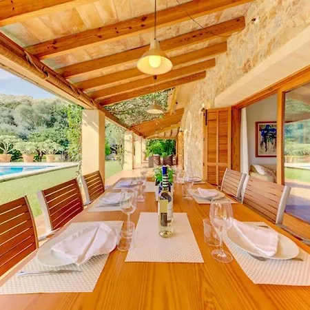 Villa Sleeps 6 With Pool Air Con And Wifi